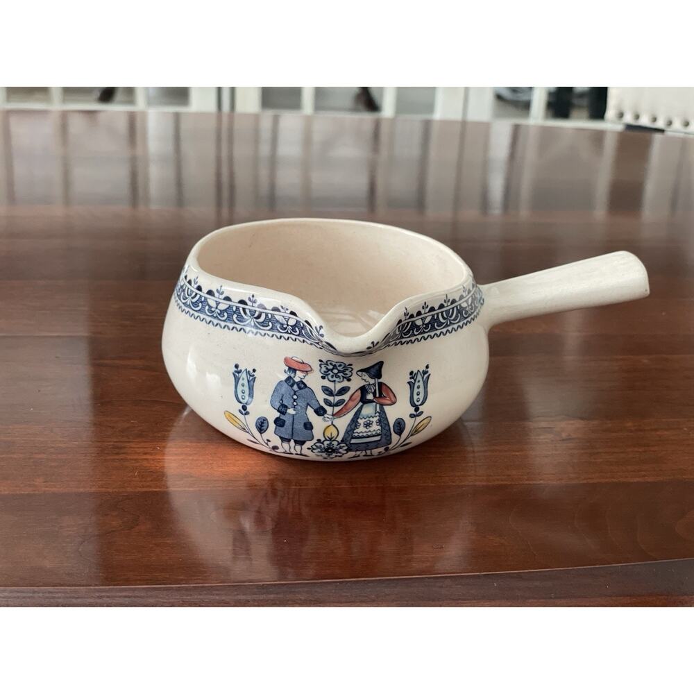 JOHNSON BROTHERS Hearts & Flowers Old Granite Gravy Sauce Boat USED England